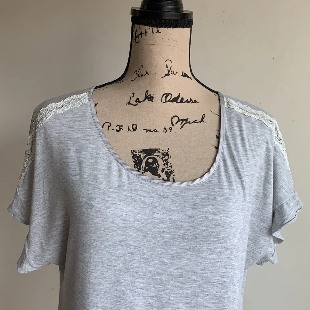 Kate Spade Lace Trim Oversized Grey Flutter Sleeve Top Size Medium